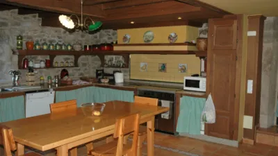 Rustic house on Vilaquinte Street photo 5