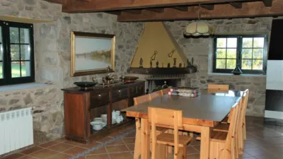 Rustic house on Vilaquinte Street photo 6