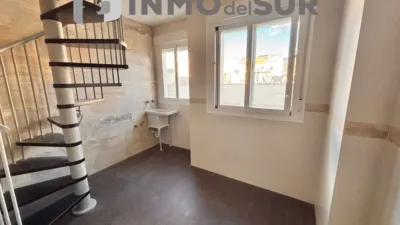 Dúplex en venta en Calle de Doña Leonor, Cabra de 192.000 €