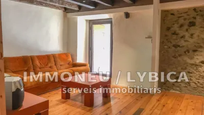 Rustic house on Carrer Quatre Cantons photo 8