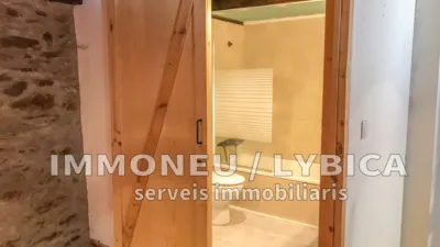 Rustic house on Carrer Quatre Cantons photo 9