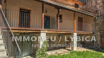 Rustic house on Carrer Quatre Cantons photo 3