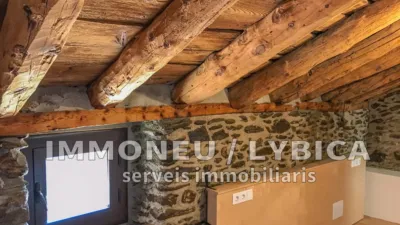 Rustic house on Carrer Quatre Cantons photo 13