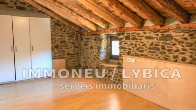 Rustic house on Carrer Quatre Cantons photo 12