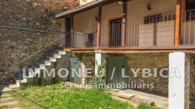 Rustic house on Carrer Quatre Cantons photo 2