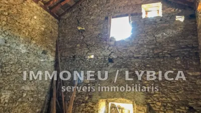 Rustic house on Carrer Quatre Cantons photo 23