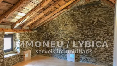 Rustic house on Carrer Quatre Cantons photo 15
