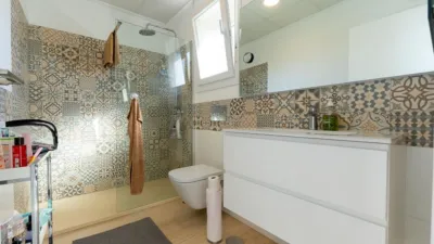 Chalet pareado en venta en Calle Julio Romero de Torres, Los Peñascos-El Salero-Los Imbernones (San Pedro del Pinatar) de 425.000 €