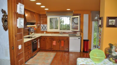 Chalet en venta en Urbanització Bosque, 2, Chiva de 550.000 €