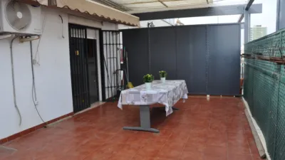Ático en alquiler en Calle del Poeta Navarro Cabanes, 11 - Imagen 2