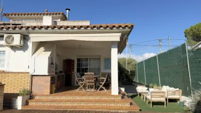 Chalet on Carrer d'Octavi photo 21