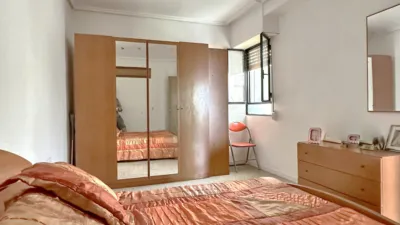 Flat for sale on Carrer de Ana Martínez de Vallejo photo 8