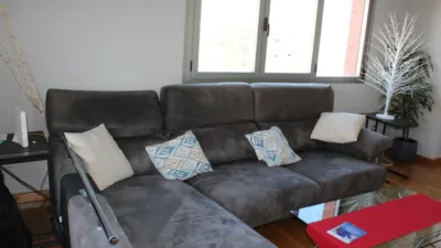 Piso en alquiler en Calle de Teruel, Universidad-Los Lirios (Logroño) de 1.050 €<span>/mes</span>