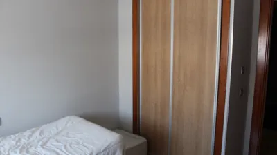 Piso en alquiler en Calle de Teruel, Universidad-Los Lirios (Logroño) de 1.050 €<span>/mes</span>