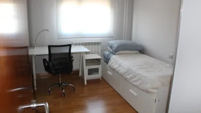 Piso en alquiler en Calle de Teruel, Universidad-Los Lirios (Logroño) de 1.050 €<span>/mes</span>