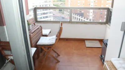 Piso en alquiler en Calle de Teruel, Universidad-Los Lirios (Logroño) de 1.050 €<span>/mes</span>