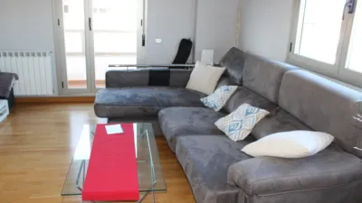 Piso en alquiler en Calle de Teruel, Universidad-Los Lirios (Logroño) de 1.050 €<span>/mes</span>
