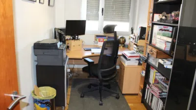 Piso en alquiler en Calle de Teruel, Universidad-Los Lirios (Logroño) de 1.050 €<span>/mes</span>