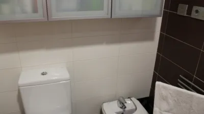 Piso en alquiler en Calle de Teruel, Universidad-Los Lirios (Logroño) de 1.050 €<span>/mes</span>