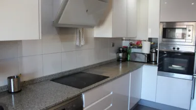 Piso en alquiler en Calle de Teruel, Universidad-Los Lirios (Logroño) de 1.050 €<span>/mes</span>