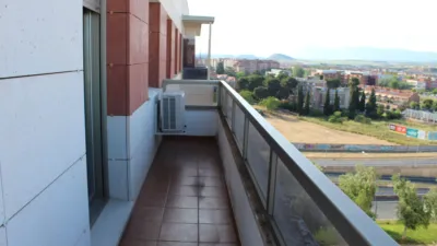 Piso en alquiler en Calle de Teruel, Universidad-Los Lirios (Logroño) de 1.050 €<span>/mes</span>
