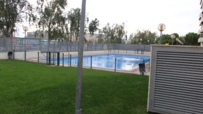 Piso en alquiler en Calle de Teruel, Universidad-Los Lirios (Logroño) de 1.050 €<span>/mes</span>