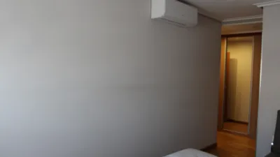 Piso en alquiler en Calle de Teruel, Universidad-Los Lirios (Logroño) de 1.050 €<span>/mes</span>