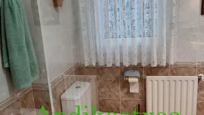 Semi-detached house on Sabino Arana Street photo 14