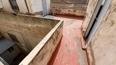 Flat on Calle de Vidal Abarca, No. S/N photo 8
