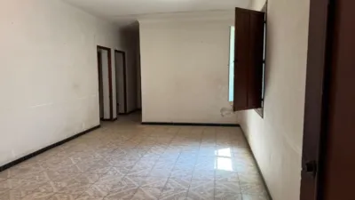 Apartment on Calle Zona Colegio Milagrosa, nº S/N photo 4