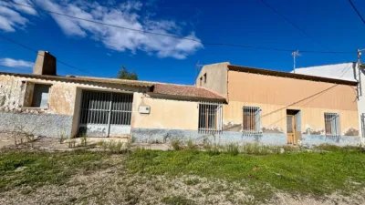 Chalet on Zona Pareton Street, No. S/N photo 2