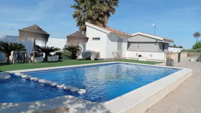 Chalet on Calle Zona Alrededores Totana, No. S/N photo 2