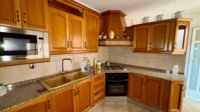 House on Paret0N Street, No. S/N photo 3