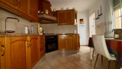 House on Paret0N Street, No. S/N photo 4