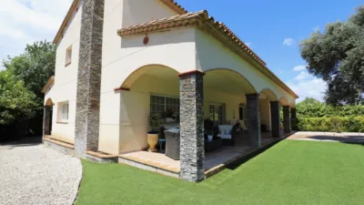 Chalet unifamiliar en Carrer dels Esports, 294 photo 4