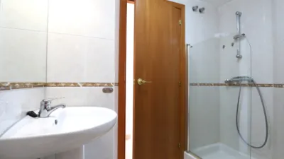 Apartment on Carrer de Pere Gironès photo 21