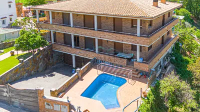 Semi-detached house on Carrer del Sacrament, 23 photo 201