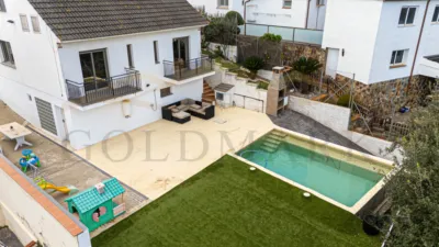 Detached house at Carrer de l'Illa, 49 photo 3