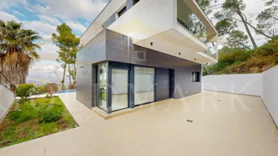 Detached house on Avenida Can Montmany, no. 98 photo 88