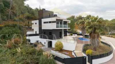 Detached house on Avenida Can Montmany, no. 98 photo 160