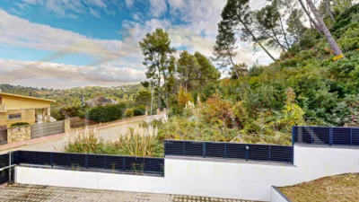 Detached house on Avenida Can Montmany, no. 98 photo 110