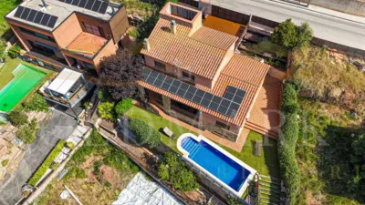House on Carrer del Segre, 27 photo 7