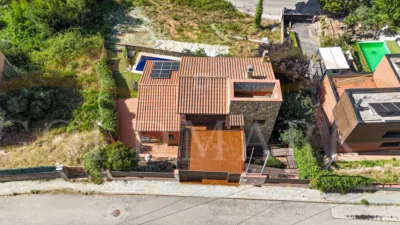 House on Carrer del Segre, 27 photo 3