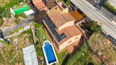 House on Carrer del Segre, 27 photo 8