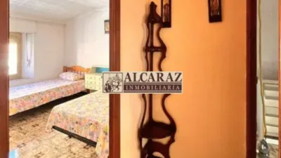 House in Onil photo 23