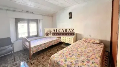House in Onil photo 24