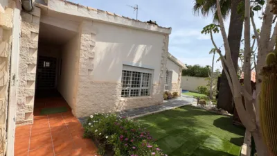 Chalet on Carrer de Mallorca photo 33