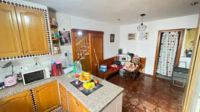 Semi-detached house on Calle Santander, 14 photo 3