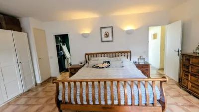 Flat on Carrer de Santa Reparada photo 9