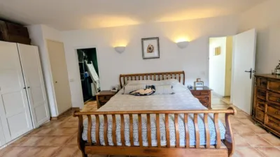 Apartment on Carrer de Santa Reparada photo 9